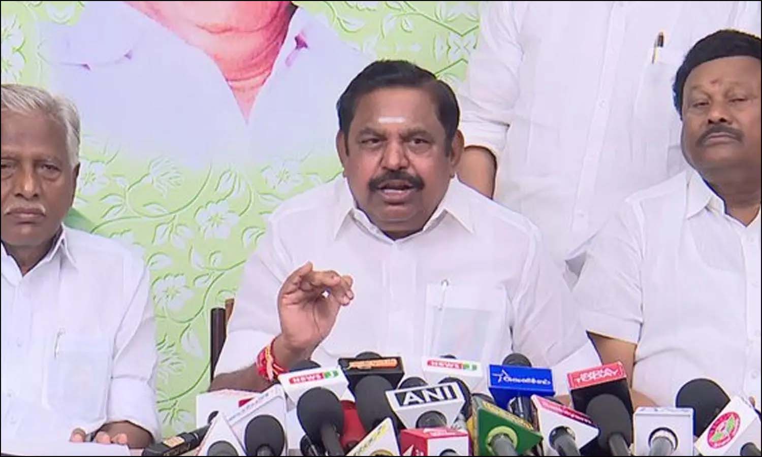 2026 சட்டமன்ற தேர்தல்:  பெண்களுக்கு மாதம் ரூ. 2000 – ஆண்களுக்கு கட்டணமில்லா பேருந்து – இலவச ஸ்கூட்டர் நிதி உதவி! எடப்பாடி பழனிச்சாமி அறிவிப்பு…