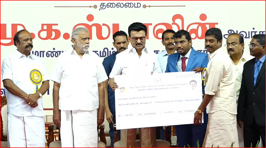 திண்டுக்கல்லுக்கு 8 புதிய அறிவிப்புகள் – ரூ.1,595 கோடி வளர்ச்சி திட்டப் பணிகள் – பயனர்களுக்கு நலத்திட்ட உதவிகளை வழங்கினார் முதல்வர் ஸ்டாலின்!