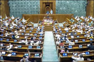 தொகுதி மறுவரையறை, மகளிர் இடஒதுக்கீடு உள்பட 3 மசோதாக்கள் மீது இன்று வாக்கெடுப்பு