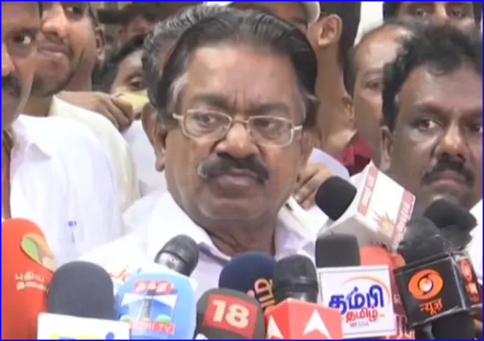 ‘ஆட்சி அமைக்க மெஜாரிட்டி முக்கியம்’  – ‘ஆளுநர் செயல்பாட்டில் தவறு இல்லை! சொல்கிறார் டிகேஎஸ்.இளங்கோவன்…