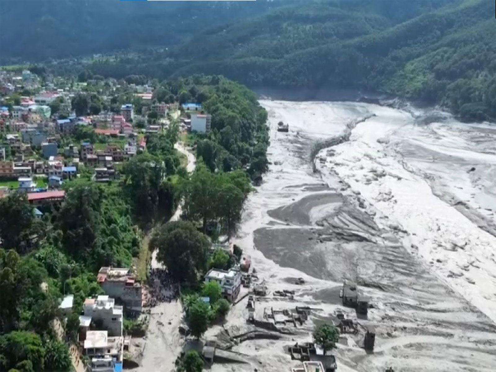நேபாளம்–திபெத் எல்லையில் பயங்கர வெள்ளம்: 95 பேர் பலி; நூற்றுக்கணக்கான சுற்றுலாப் பயணிகள் மாயம்